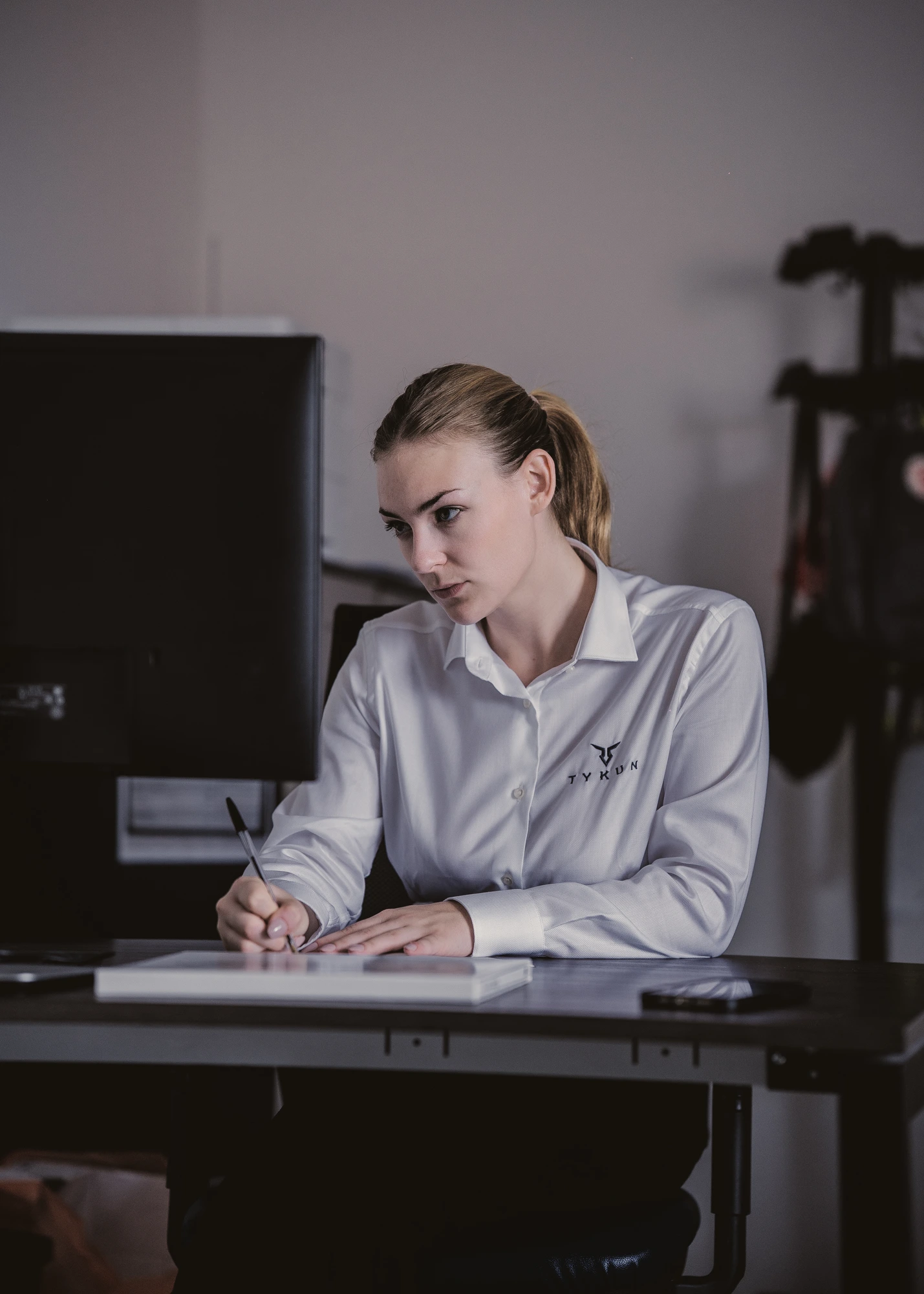 Cristina Angelini al lavoro sul progetto Tykun